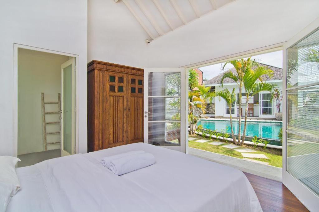 Batu Bolong Residence チャングー エクステリア 写真