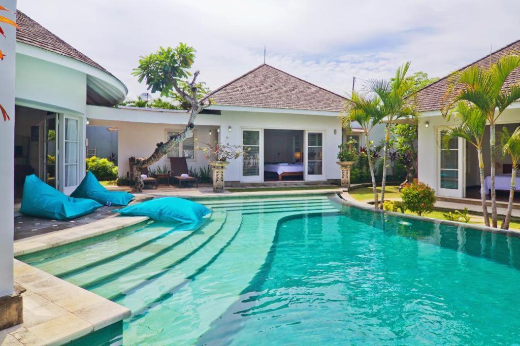 Batu Bolong Residence チャングー エクステリア 写真